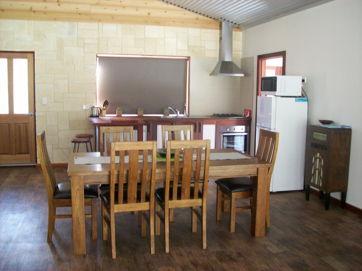 Silversprings Spa Retreat Pet Friendly Cottages And Glampings Metricup Екстер'єр фото